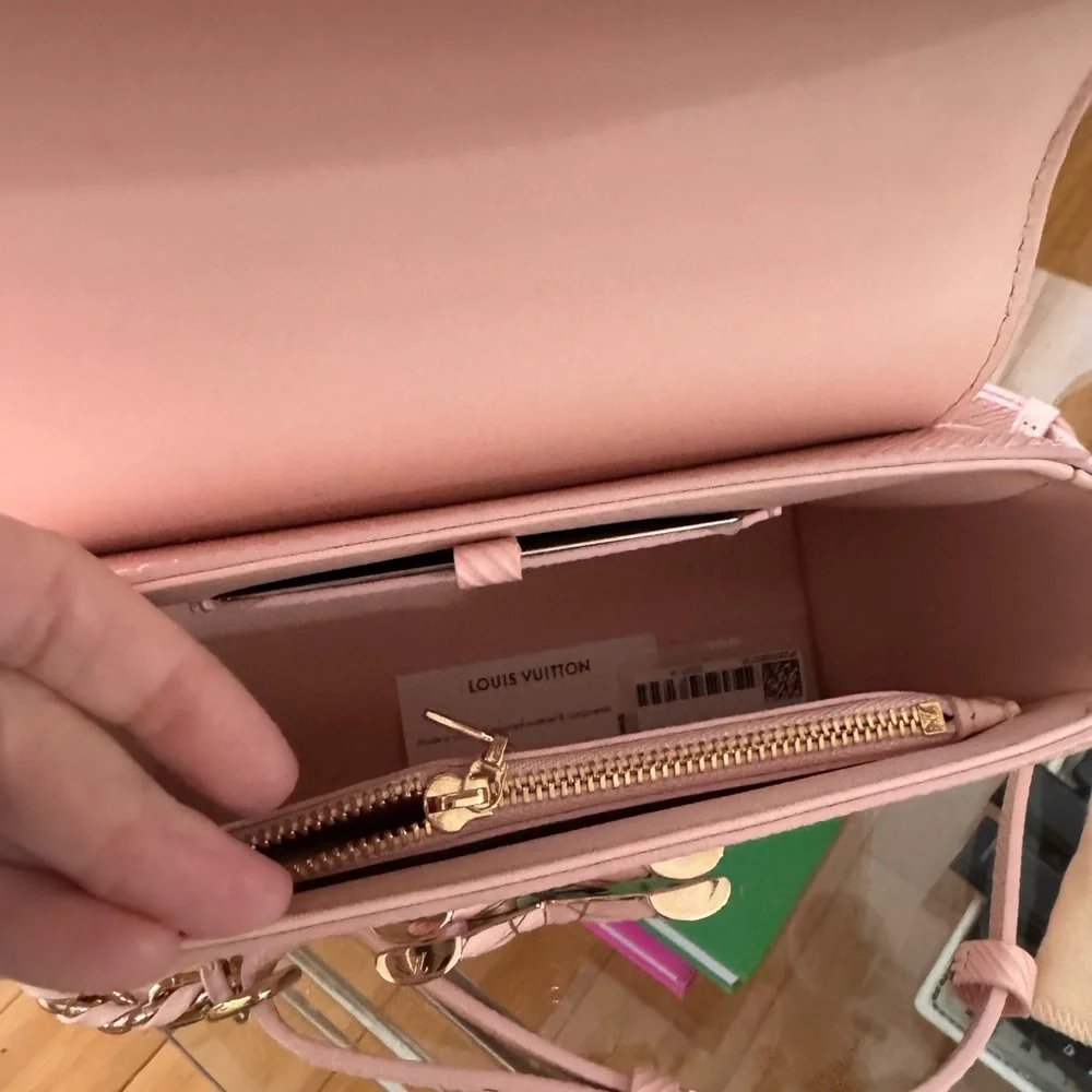 Louis Vuitton Pink Crossbody Bag with Gold Accents - Picture 5 of 5